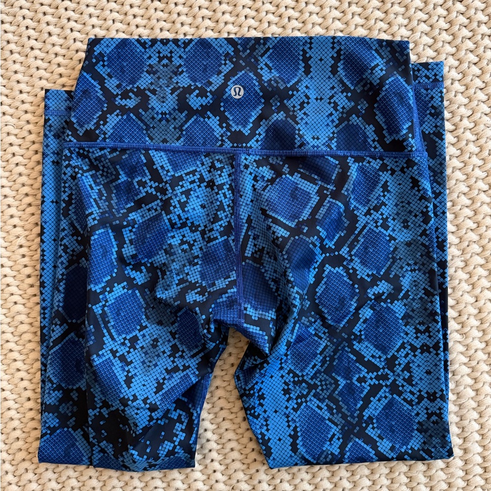 Lululemon Cropped Leggings | Size 8